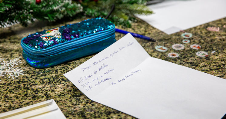 Дети из Молдовы могут написать письма Санта-Клаусу.